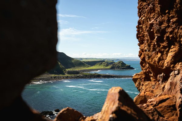 Quels conseils pour organiser des vacances en Toscane avec des cours de sculpture sur pierre et des visites de vignobles?